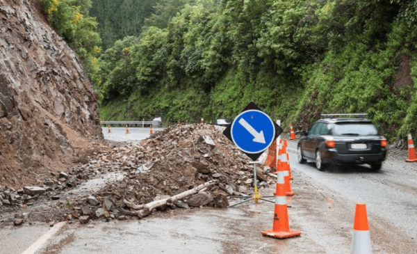 Hệ thống cảnh báo sớm hỗ trợ phát hiện nguy cơ sạt lở.